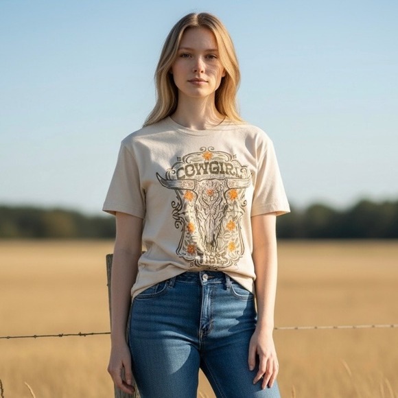 Simply Southern Tops - Simply Southern Cowgirl Vibes Graphic T-Shirt M Medium Tan Western Longhorn